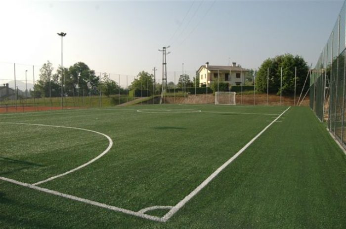 Geocompositi drenanti per campi da calcio in erba sintetica